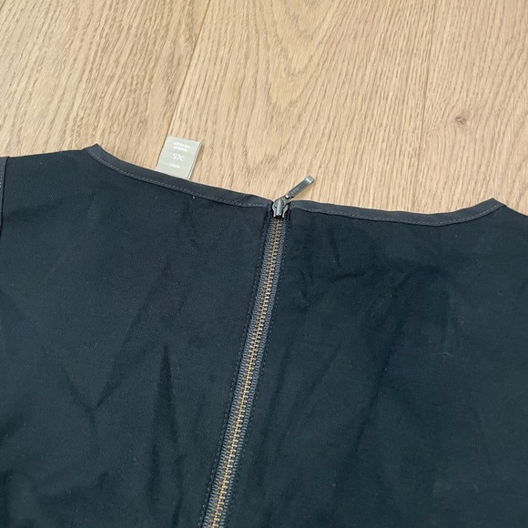 Banana Republic Tank Top - Picture 2 of 3